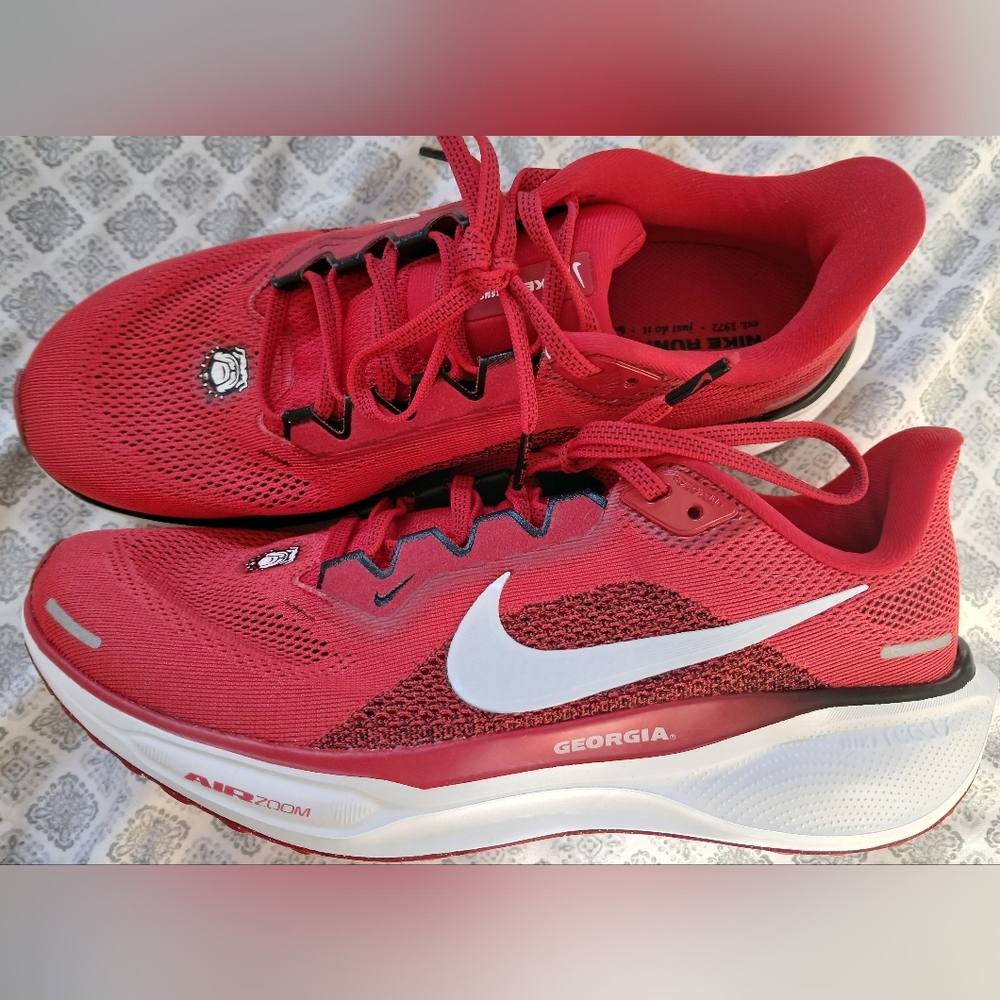Mens Red Nike Air Zoom Pegasus 41 Georgia Bulldog Sneakers - Picture 2 of 5